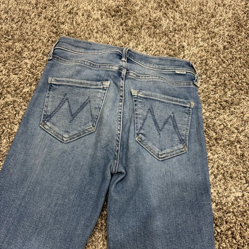 MOTHER Mid Rise Dazzler Ankle Fray Sz 25 - Picture 4 of 6